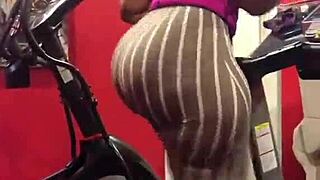 big ass black milf working out