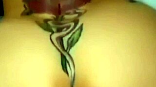 mi madrastra madura disfruta que la tome del cuello
