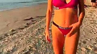 Lisa rulit poses in bikini