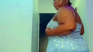 ebony ass shaking and bouncing close up