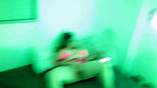 vivi guedez sucks big dick outdoors