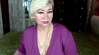 a very explicit anal vaginal show from russian mature cam whore