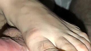 سكس عرب جديد شرموطة تركب زب صاحب جوزها فحل سعودي خيانة زوجية سكس امهات عرب