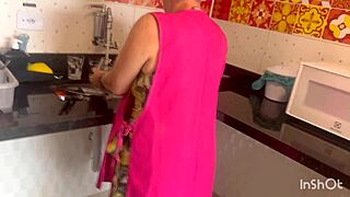 Comi A Empregada Coroa Que Vem Limpar Meu Ap A Coroa Estava Querendo Relaxar Disse Que Tinha Me Visto Nos Videos E Queria Sentir Minha Rola Tambem Completo No Red