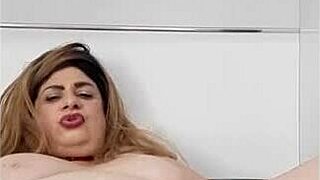 sou uma bbw gulosa que adora massagem na lingerie