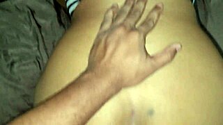 调皮老师邀请学生回家进行肛交直到他射精