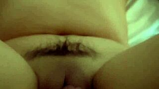 แม่บ้านไทย คลานมาปากฉันและรับครีมพาย