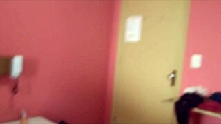 Amatur brunette montok comel, betapa dalam pantat besar itu boleh ambil?