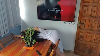 Hot dame bliver kneppet doggy style i aften