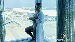 Aufgewacht geil in Rio, nackt herumgezeigt bis Ehemann mich gefickt hat