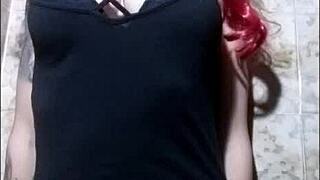 Мачеха Lovenia дико лижет сына с громким пердежом