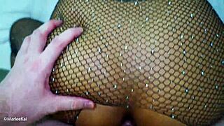 Intense doggystyle actie voor sexy Aziatische milf vriendin