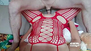 セックス玩具で彼女のオーガズムを助けてほしい