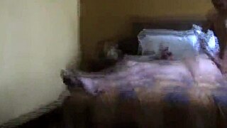 Latinské holky touží po dvou kurvách ve divokém skupinovém sexu