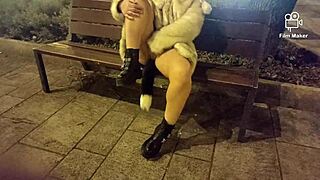 Ariela Rider公共街道炫耀肛塞