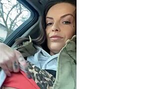 Cum arată fundul meu milf? Atinge-l dacă ești cuminte!