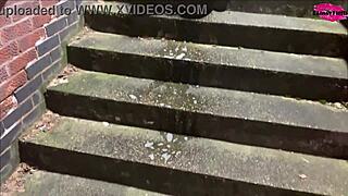 Klassevolle viezigheid in wilde pissing compilatie video