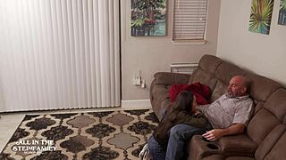 فريا فون دوم الصغيرة تستكشف رغبات جامحة مع أب زوجي وزوجته الجديدة