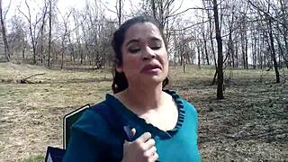 Две големоцици дами в тройка чукане