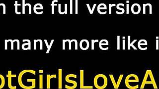 MILF με στραπόν γλείφει νεαρή σε πρώτο αναλ παιχνίδι.