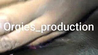 Thuis neuken met partner in doggystyle