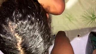 Amatoare latină de 18 ani ia pula mare în video POV de futut în cur