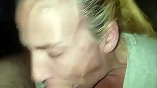 Você consegue chupar fundo, sua MILF safada, nesse clipe caseiro POV?