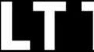 vânător de gilf futând o bunică cu sâni mari în acțiune pov sălbatică