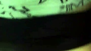 Uh, nagy seggű érett anyuka felizgatott odakint... tudod?