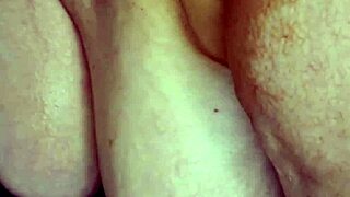 この太ったおばあちゃんをシャワーでファック！