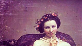 Louise, raconte-moi plus sur tes désirs victoriens secrets, il insista.