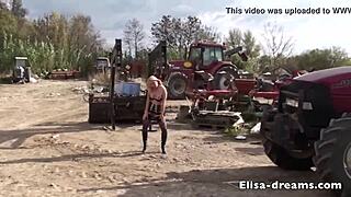 Verdammt, Titten und Arsch in der Öffentlichkeit flashen an einem verrückten Tag!