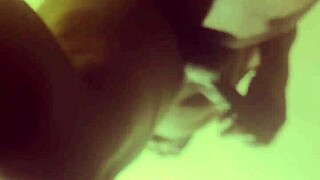 Aku ngintip pakai kamera tersembunyi