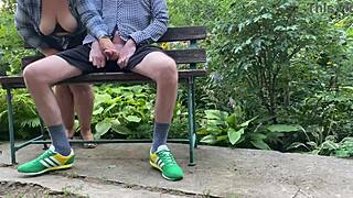 Kommen draußen mit Schwiegermutter in dampfenden Strümpfen-Compilation