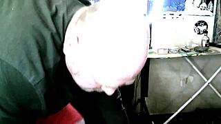 Heet Casting Sessie met Rijpe Onderdanige Slaaf die Hard Berijdt