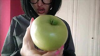 Lavinia dominerar magnifikt i hemmagjord glamour