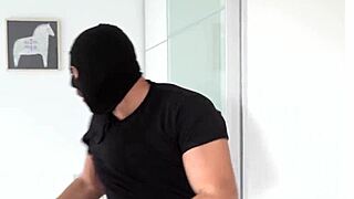 Aman Tanrım! Bangladeşli Polis Kadın Hırsıza Dev Göğüsleriyle Besliyor, Sonra Çılgın Sikiş!