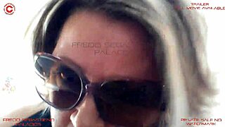 Forsigtig bitch, hård kneppen i køkkenet med ung 18+ stedsøn