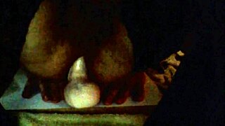 Сисси Шлюха в Чулках Жестко Ездит на Толстом Дилдо