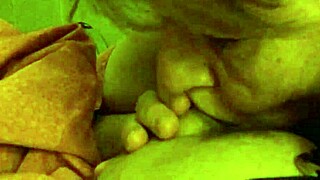 קרמן אנג'ל מוצצת שוב לאדון