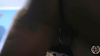 slimm goody piatta cavalca cazzo mostro in audace doggystyle