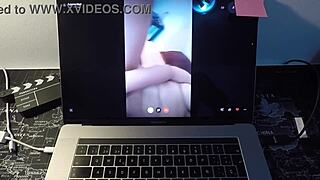 Španska milf Leyva vruće jebe fana uživo!