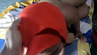 Muslimsk vän besöker, slutar med hård banging