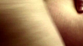 Може ли слаба баба да издържи на млад 18+ кур, който й чука старата путка лесно?