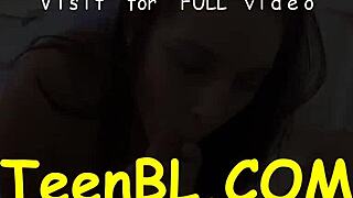 Игра с нейната похотлива путка разпалва дивото желание