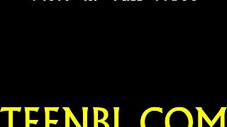 Lizać kutasa i jaj facetowi w gorącej sesji POV