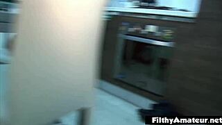 Me uní a orgía amateur con profesora y milf musculosa, ¡increíble!