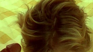 Эй, хочешь увидеть эпичный минет этой блондинки-милф? А как насчет финального фейсала?