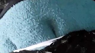 MILF debutuje použité prádlo od tety v anal scéně!