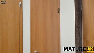 Mature4K Baka zavodi velikim sisama odmah